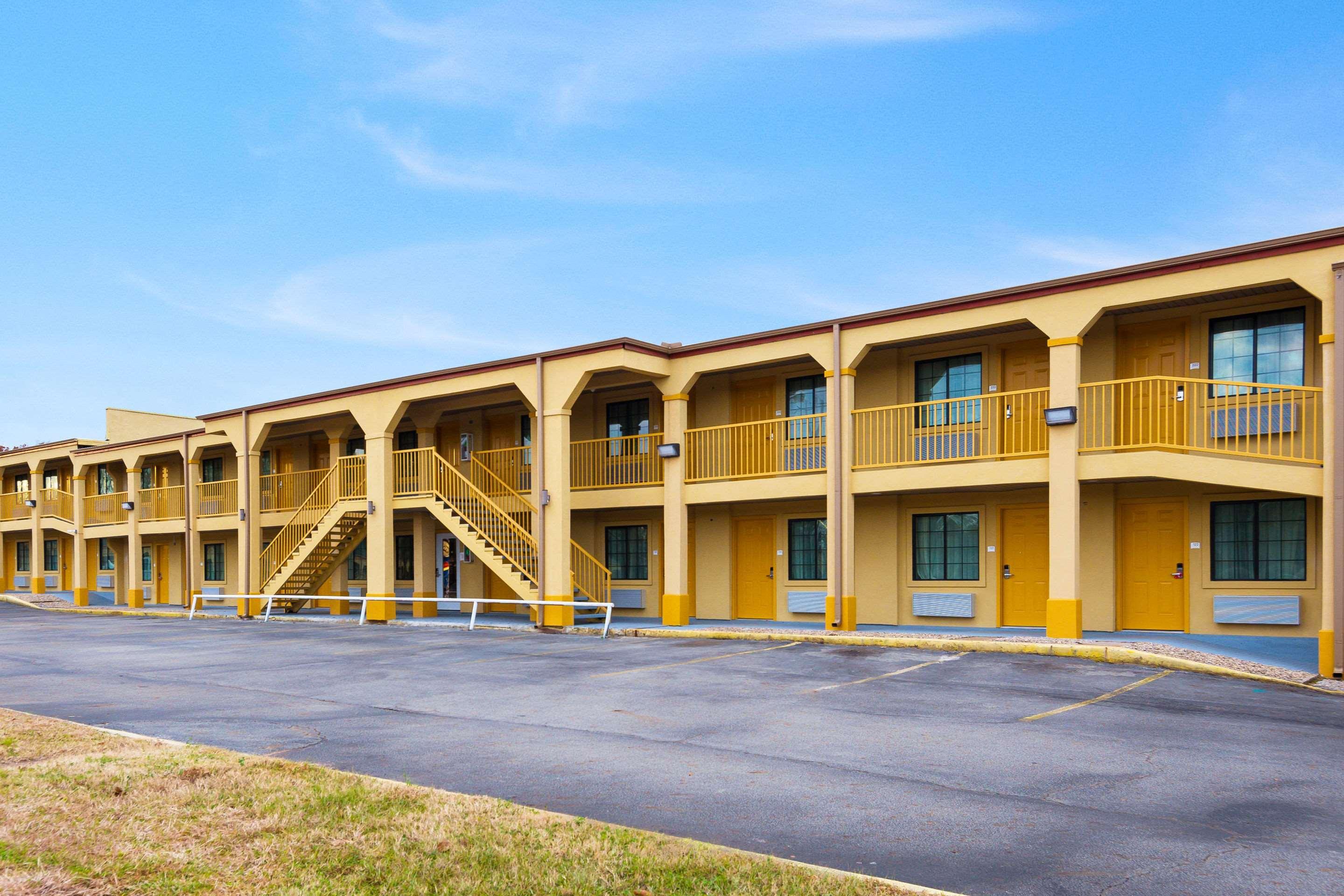 Super 8 By Wyndham Palestine Tx Hotel Exterior foto