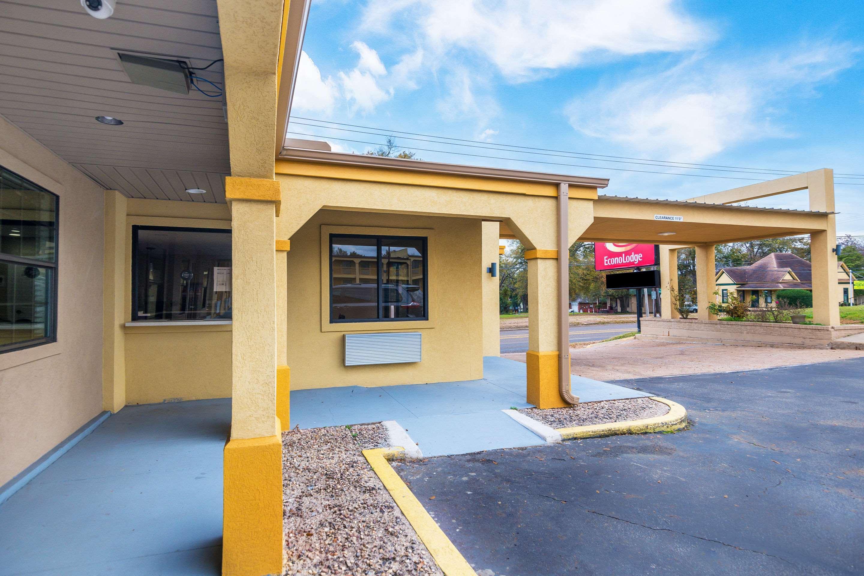 Super 8 By Wyndham Palestine Tx Hotel Exterior foto