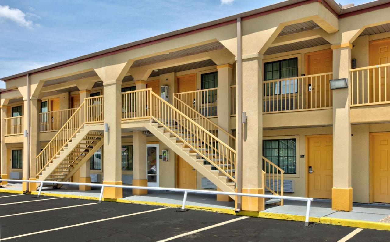 Super 8 By Wyndham Palestine Tx Hotel Exterior foto