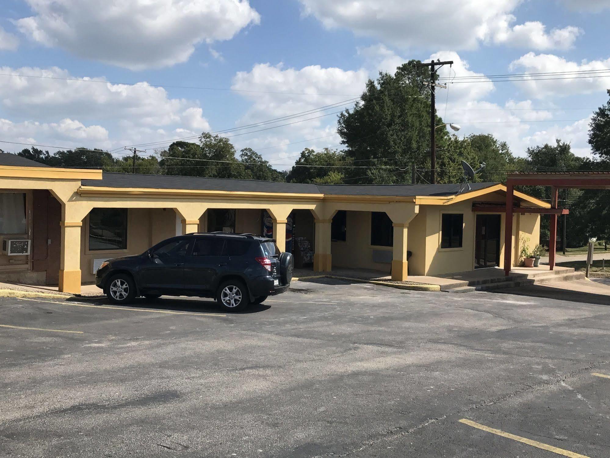 Super 8 By Wyndham Palestine Tx Hotel Exterior foto